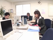 Japońska sekretarka kocha się ze swoim szefem