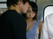 Japonia pocałunek i ręczna robota w pociągu