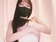 Azjatyckie chude maski Dziewczyna dokucza