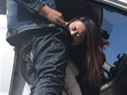 Chińscy kochankowie na świeżym powietrzu Intensywny seks w samochodzie